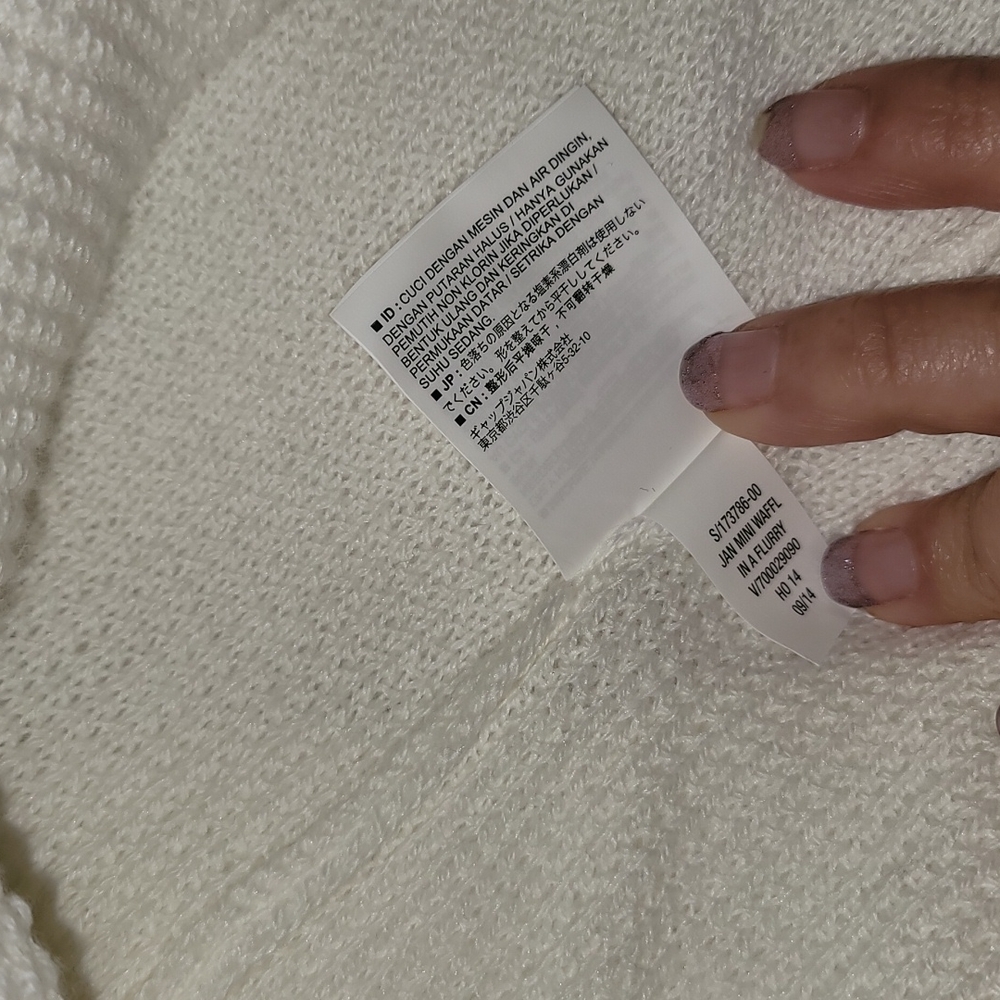 sweater - Picture 15 of 15